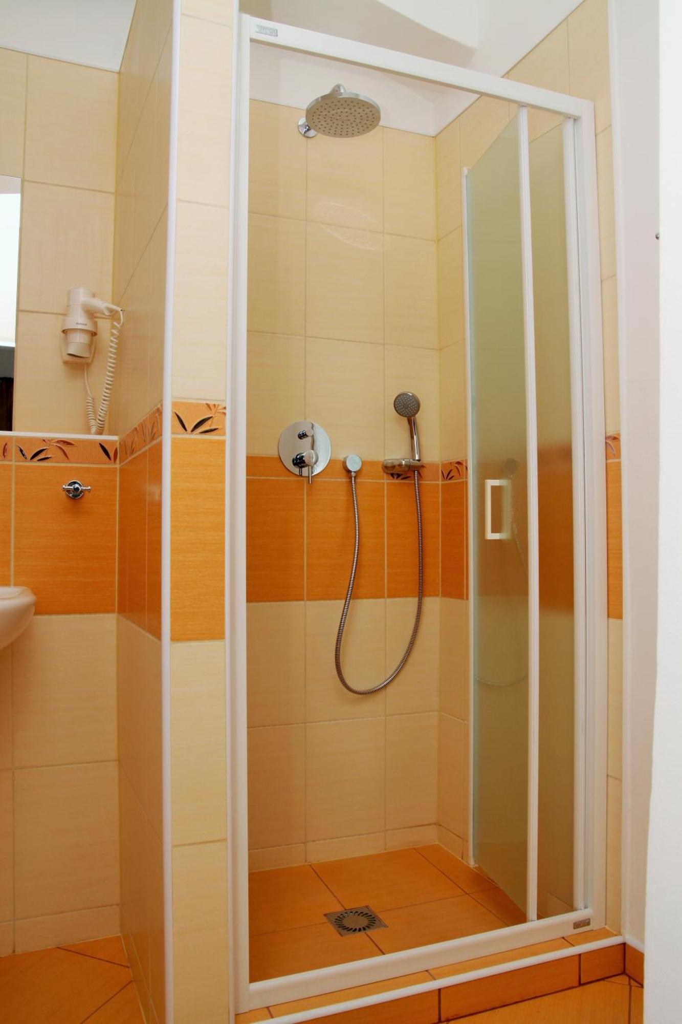 Superior Double or Twin Room Private Bathroom